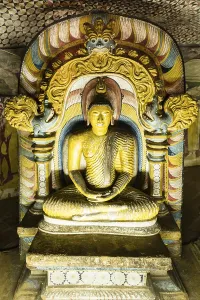 Sitting Buddha, Cave of the Divine King