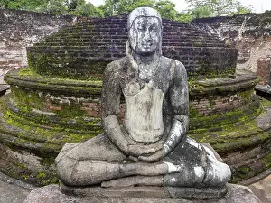 Sitting Buddha in the temple of Polonnaruwa