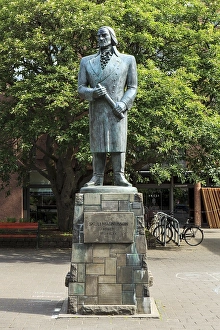 Category Scandinavia Prints: Skuli Magnusson Monument, Reykjavik