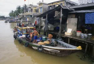 The small but historic town of Ho An is located on the Thu Bon River 30km (18 miles) south of Danang