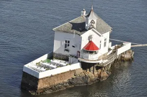 Small lighthouse, now used as a restaurant