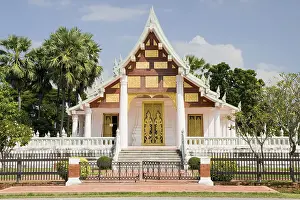 Small tranquil Buddhist temple in Thailand