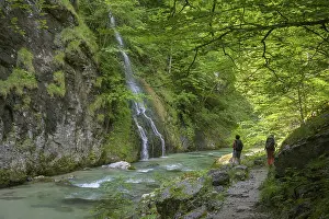 Small waterfall falls into the Erlauf