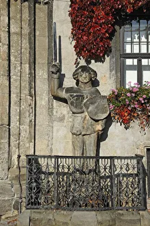 Smallest Roland sculpture in Germany at the town hall
