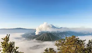 Smoking Mount Bromo, volcano, Mount Batok
