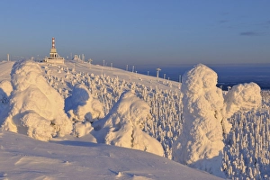 Category Mountain Landscapes Prints: Snow covered mountain peak, Winter