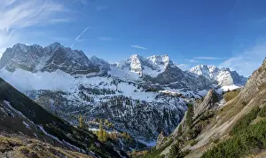 Snow-covered mountain peaks, Lamsenspitze