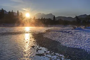 Snow-covered riverbed, river, winter