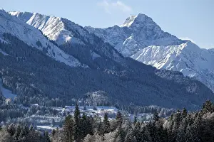 Snow-covered winter landscape, Grosser Widderstein in the background