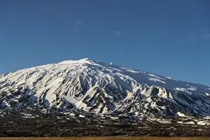 Snow peak of Snaeffelsjoekull, Snaefellsness