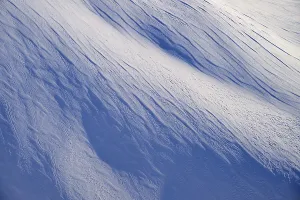 Snow surface with shadow pattern