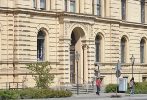 Social Court, InvalidenstraBe