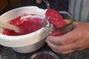 Southern German cuisine, preparing walnut cake with beetroot