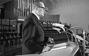 The SPD politician Herbert Wehner gave a speech in a church in the Ruhr area