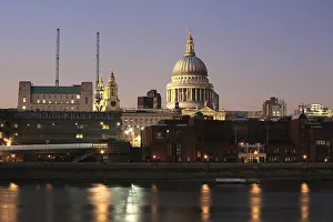 St. Paul's Cathedral at dusk