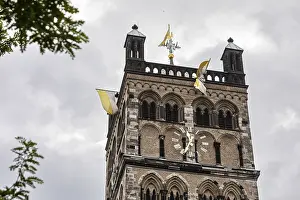 St Quirinus Minster on Munterplatz - Neuss