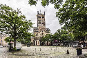 St Quirinus Minster on Munterplatz - Neuss