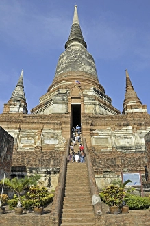 Staircase to the crypt, Great Chedi Chaya Mongkol