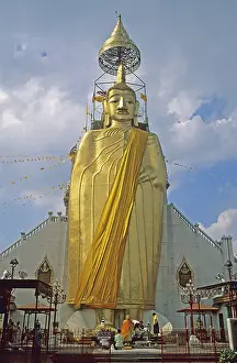 Standing Buddha at Wat Indrawihan