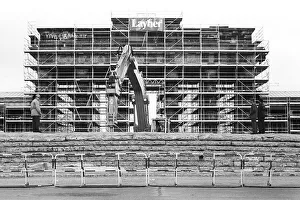 The start of the demolition of the Berlin Wall at the Brandenburg Gate