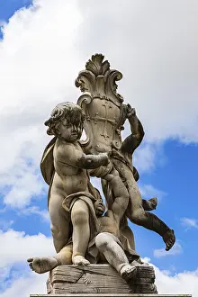 Statue of angels, Piazza Duomo