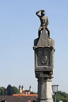 Statue (Brueckenmandl) on the Stone Bridge
