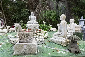 Statue of Buddha, Marble Mountains
