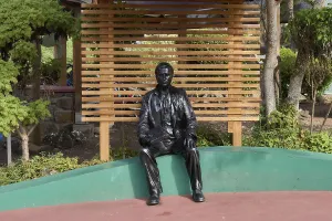 Statue of Charles Darwin, Charles Darwin Research Station