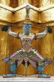 Statue of giant guardian in wat phra kaew