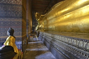 Statue of the Reclining Buddha
