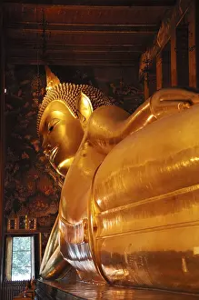 Statue of the Reclining Buddha