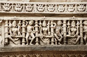 Category Historic EN Prints: Statues of gods at queens step well