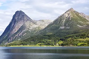 Steep mountains on Grytoya island