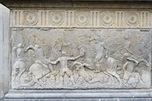 Stone sculptures at the entrance to the Alhambra