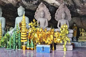 Stone statues of Buddha in Kbal Spean, Cambodia