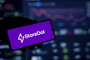 Category Historic EN Prints: storedot logo is displayed on smartphone