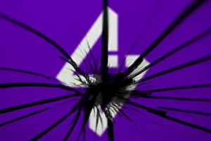Category Historic EN Prints: storedot logo is visible on the broken glass