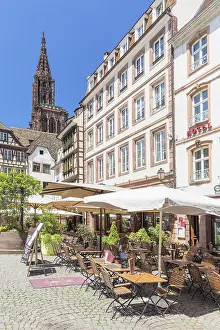 Street cafes in the old town with view of the cathedral