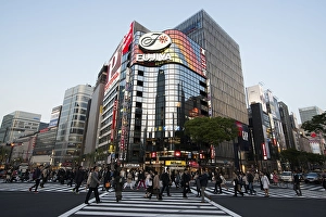Street crossing and shopping centers