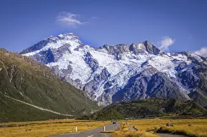 Street leading towards Mount Cook