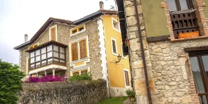 Street Scene, Typical Architecture