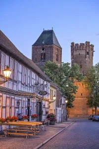 Street view, old buildings, Neustadter Tor