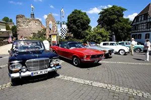 Studebaker Lark Luxury 1962 Ford Mustang