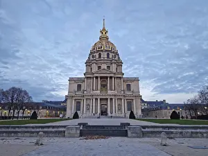 Framed Print : Stunning exterior view of the gilded Dome des Invalides in Paris