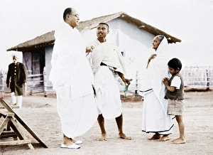 Subhas Chandra Bose, Kanu Gandhi, Kasturba Gandhi and grandson Kanaa, Wardha, India, Asia, 1936, Asia