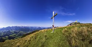 Framed Print : Summit cross on the Einberg with a view of the Lammertal and Tennengebirge mountains