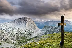 Summit cross of Fagstein with view of Kahlersberg