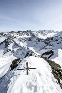 Category Mountain Landscapes Prints: Summit ridge of Sulzkogel, view of snow-covered mountain panorama