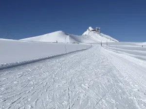 Summit station, Glacier De Diablerets