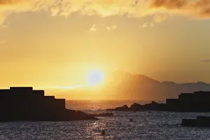 Framed Print : Sunrise over the Atlantic with views from La Palma Framed Print : Sunrise over the Atlantic with views from La Palma
